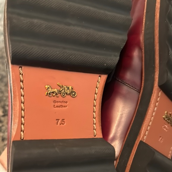 Coach Women’s Burgundy leather Loafers NWOT 7.5 - Picture 9 of 15